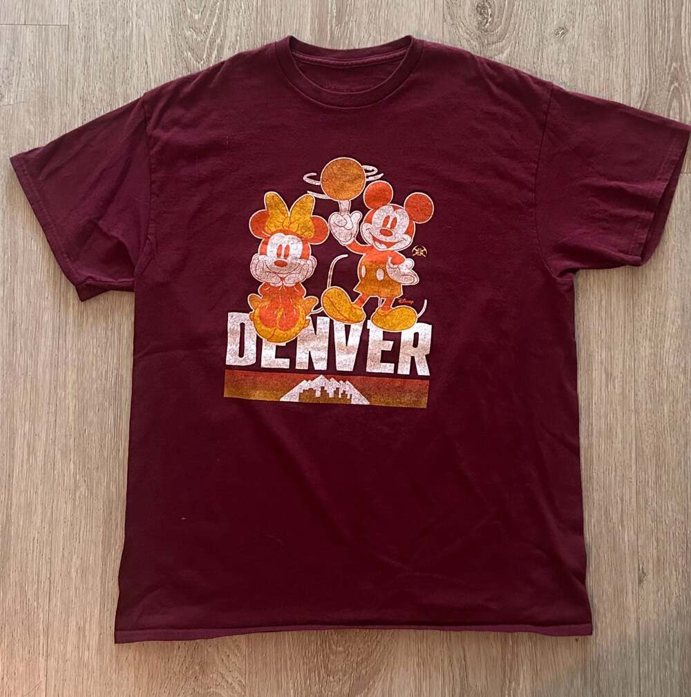 Disney Denver Mickey and Minnie Mouse Graphic T-Shirt Size L
